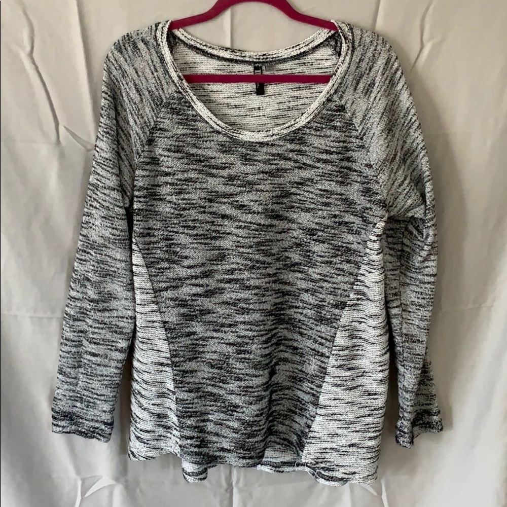 Kut from the Kloth long sleeve sweater top, sizexl